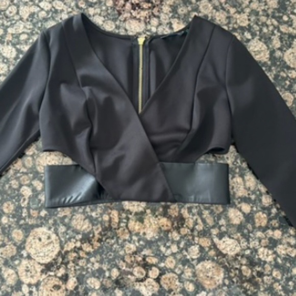 Guess by Marciano long sleeve wrap front crop top with vegan leather waist - Picture 1 of 3